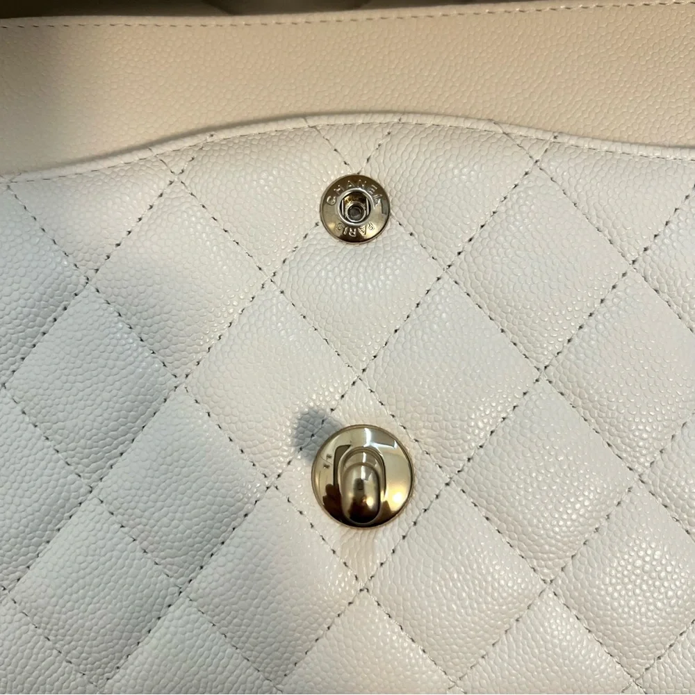 Chanel White Medium Classic Flap Bag - Picture 7 of 15
